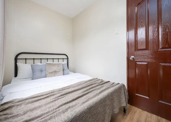 Whole 3br Furnished Townhouse Near It Park With Parking, Fast Wifi, Netflix And Cebu