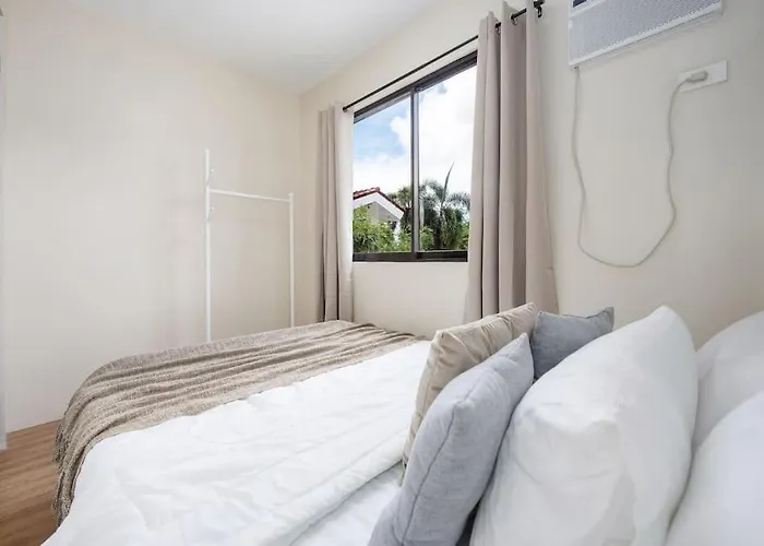 Whole 3br Furnished Townhouse Near It Park With Parking, Fast Wifi, Netflix And