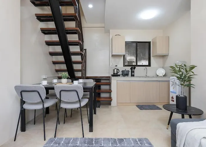 Holiday home Whole 3br Furnished Townhouse Near It Park With Parking, Fast Wifi, Netflix And *