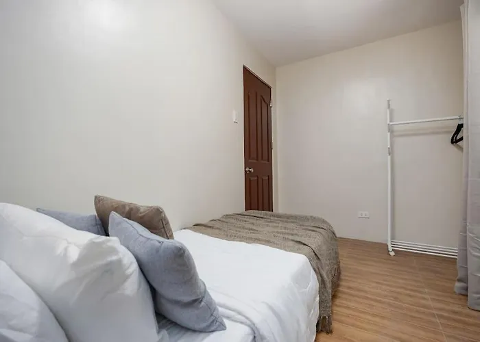 Whole 3br Furnished Townhouse Near It Park With Parking, Fast Wifi, Netflix And Holiday home Cebu