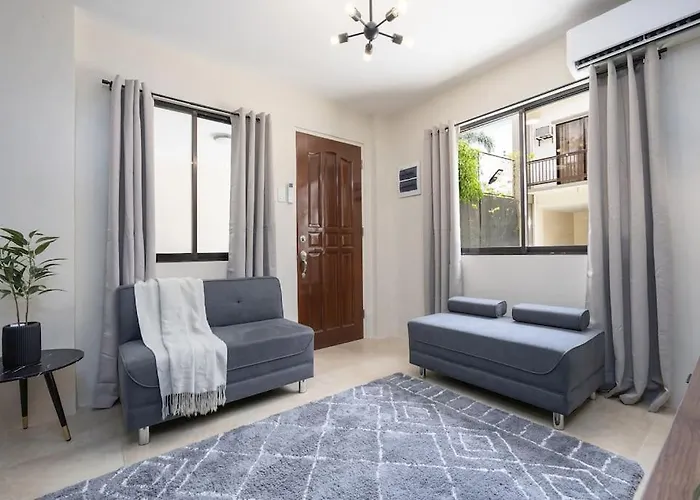 Whole 3br Furnished Townhouse Near It Park With Parking, Fast Wifi, Netflix And * Cebu