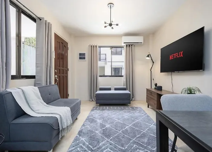 Holiday home Whole 3br Furnished Townhouse Near It Park With Parking, Fast Wifi, Netflix And *