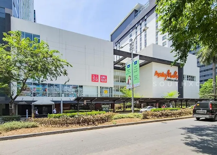 Whole 3br Furnished Townhouse Near It Park With Parking, Fast Wifi, Netflix And Cebu