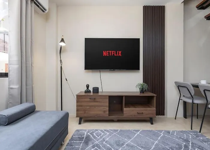 Whole 3br Furnished Townhouse Near It Park With Parking, Fast Wifi, Netflix And Cebu