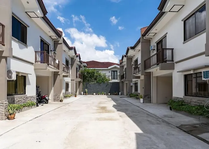 Whole 3br Furnished Townhouse Near It Park With Parking, Fast Wifi, Netflix And * Cebu