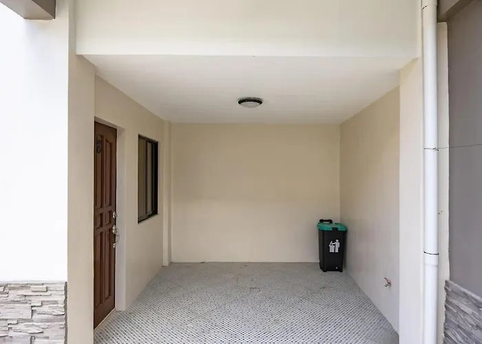 Whole 3br Furnished Townhouse Near It Park With Parking, Fast Wifi, Netflix And