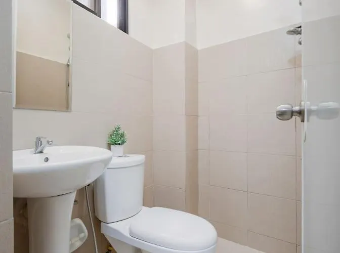Whole 3br Furnished Townhouse Near It Park With Parking, Fast Wifi, Netflix And Holiday home Cebu