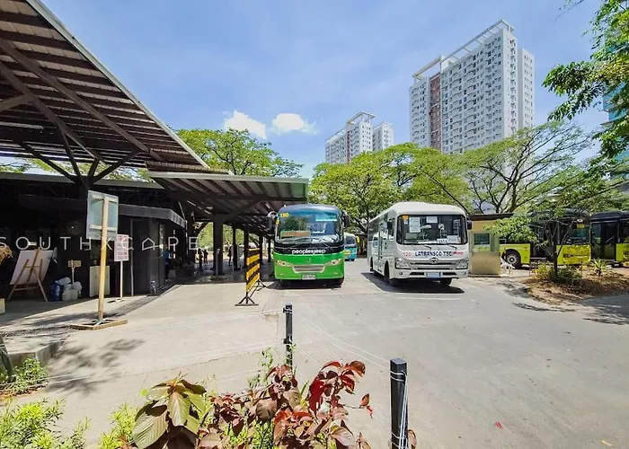 Whole 3br Furnished Townhouse Near It Park With Parking, Fast Wifi, Netflix And Cebu